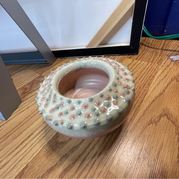 Sweet Little Handmade Mini Coin Catch that looks like a sugary cake doughnut - Picture 5 of 8